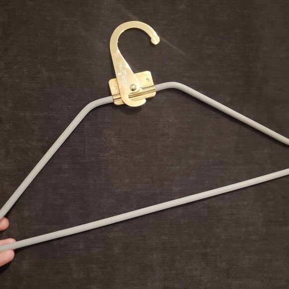 Louis Vuitton authentic hanger - Picture 3 of 4